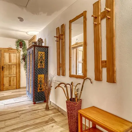 100 M2, 2 Schlafzimmer 3 Baeder *