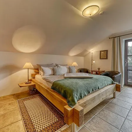 100 M2, 2 Schlafzimmer 3 Baeder