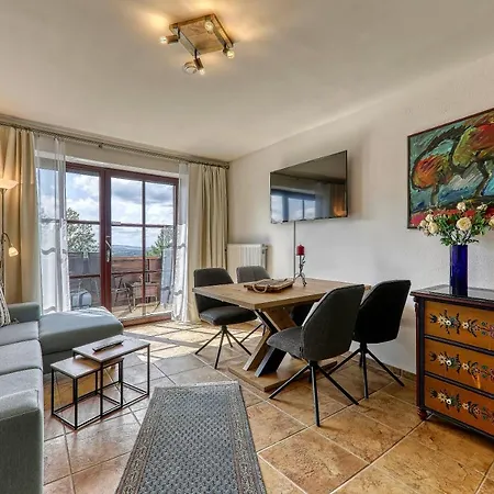 100 M2, 2 Schlafzimmer 3 Baeder * Neuschönau