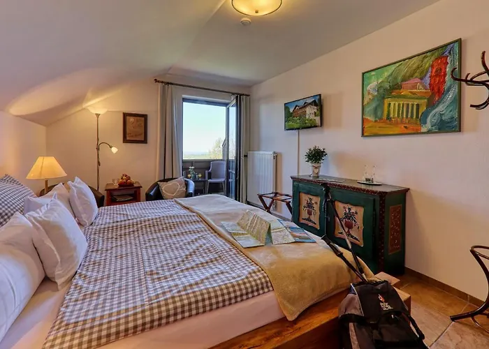 100 M2, 2 Schlafzimmer 3 Baeder Daire *