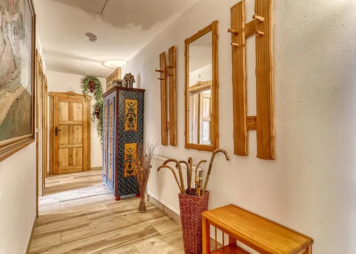 100 M2, 2 Schlafzimmer 3 Baeder *