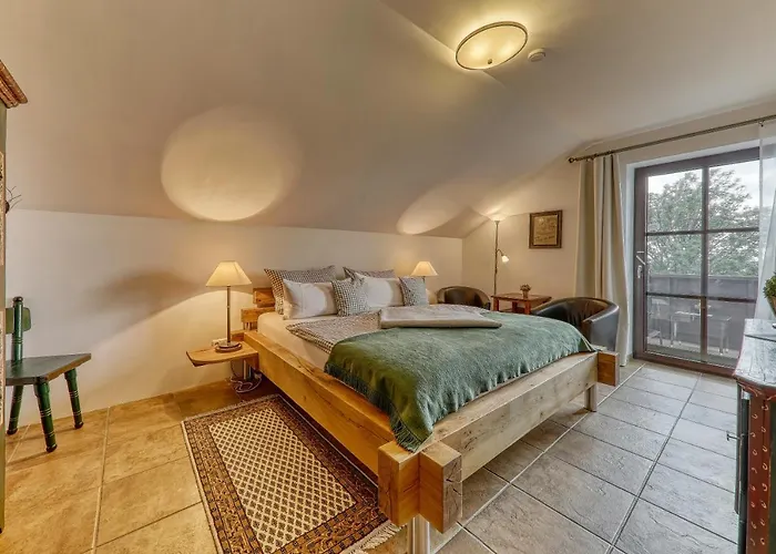 100 M2, 2 Schlafzimmer 3 Baeder