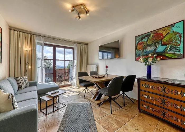 100 M2, 2 Schlafzimmer 3 Baeder * Neuschönau