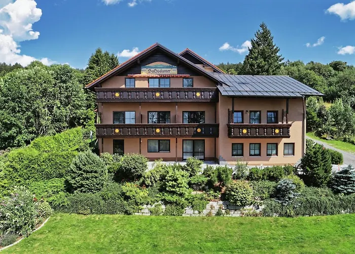 100 M2, 2 Schlafzimmer 3 Baeder * Neuschönau