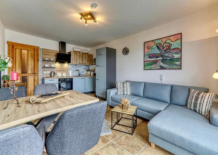 100 M2, 2 Schlafzimmer 3 Baeder *